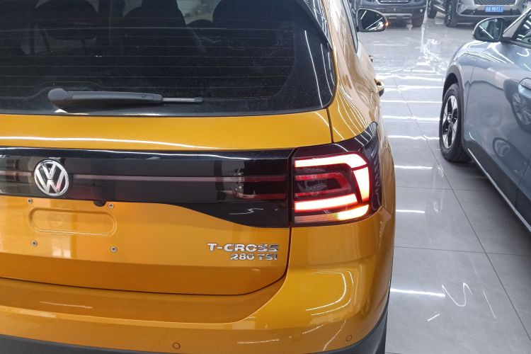 Volkswagen T-Cross 2019 car image #8