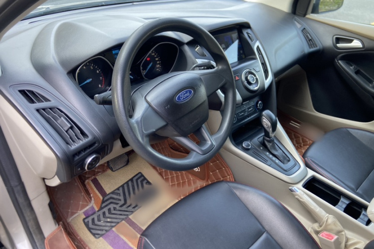 Ford Focus 2018 car image #8