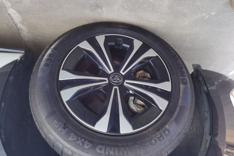 Toyota bZ4X 2022 immagine di auto #8