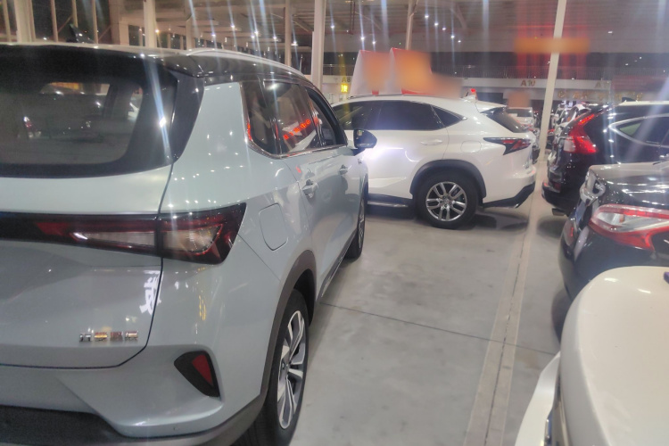 Wuling Asta 2021 #8 Wuling Asta 2021 صورة سيارة #8