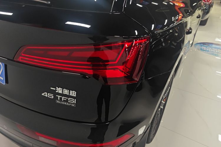 Audi Q5L 2025 #8 Audi Q5L 2025 car image #8