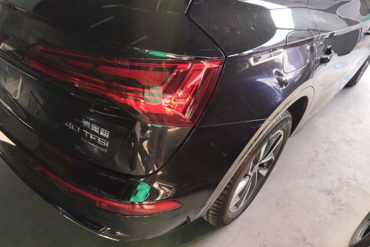 Audi Q5L 2025 car image #8