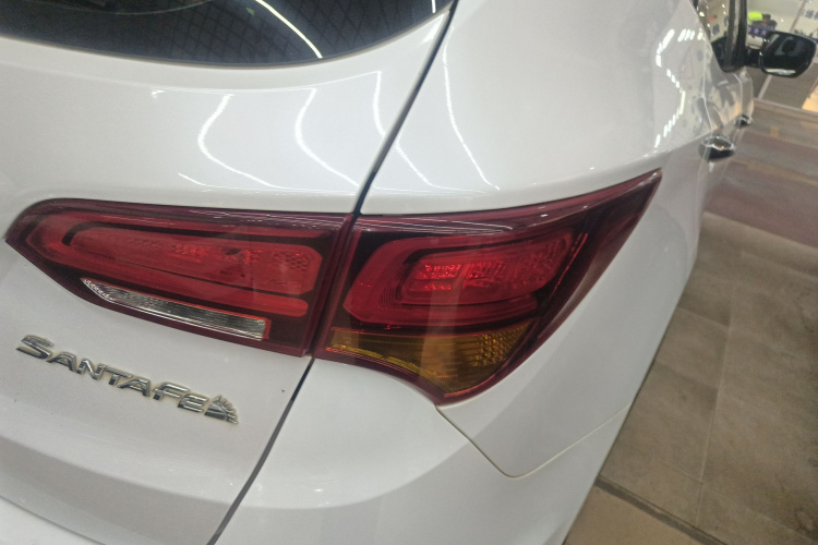 Hyundai Santa Fe 2017 #8 Hyundai Santa Fe 2017 car image #8