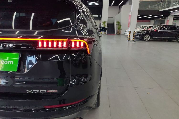 X70 PLUS 2021 car image #8