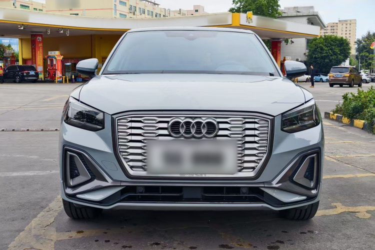 Q2L e-tron 2022 car image #8