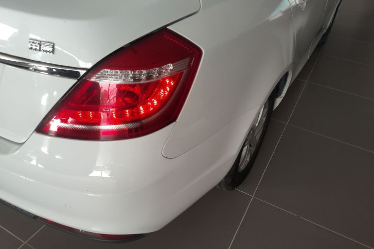 Emgrand 2016 car image #8
