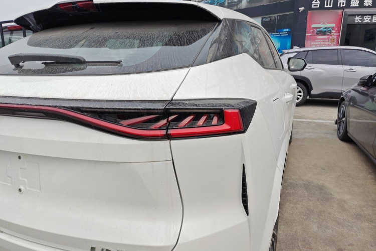 Changan UNI-Z PHEV 2025 #8 Changan UNI-Z PHEV 2025 car image #8