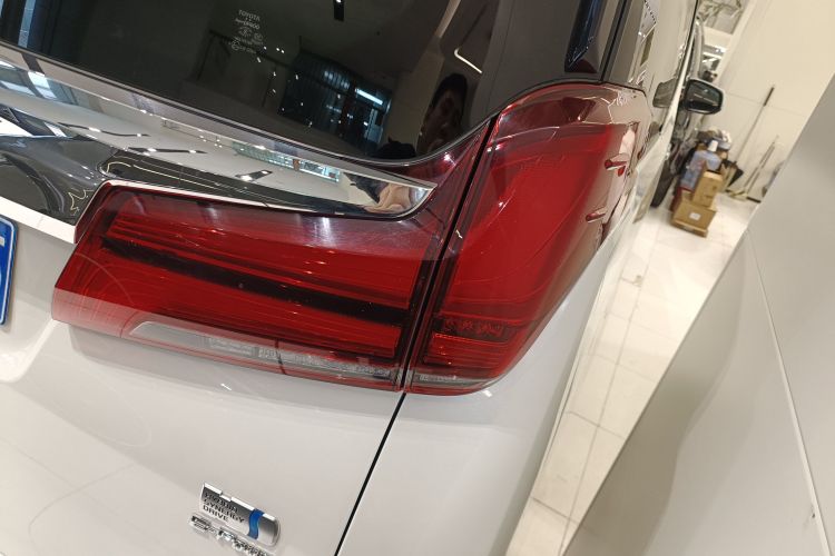 Toyota Alphard 2021 #8 Toyota Alphard 2021 car image #8