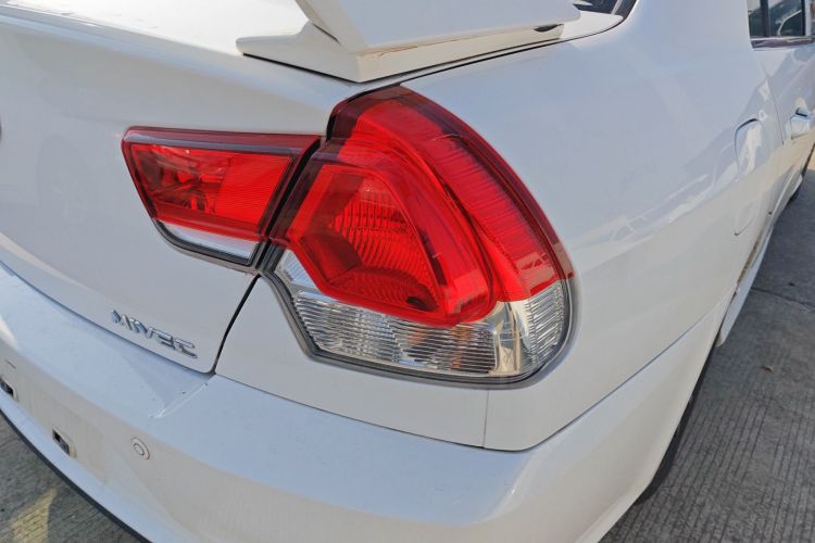 Soueast V3 Lingyue 2015 #8 Soueast V3 Lingyue 2015 car image #8