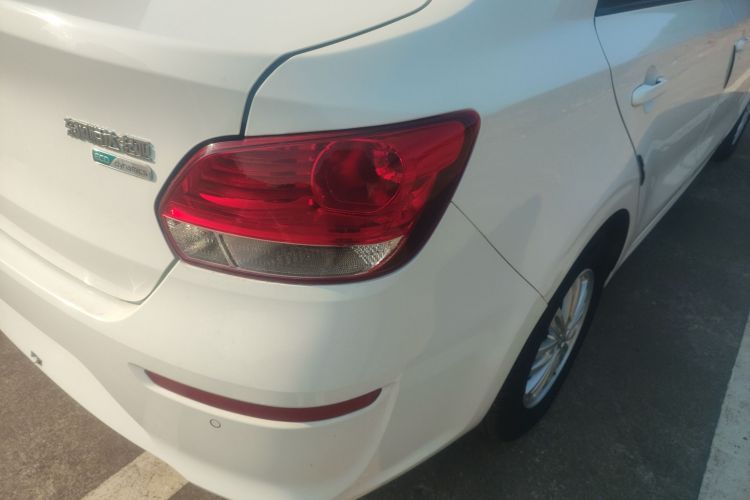 Kia 2019 car image #8
