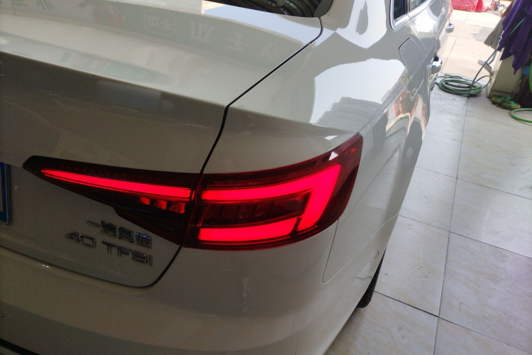 Audi A4L 2019 #8 Audi A4L 2019 car image #8