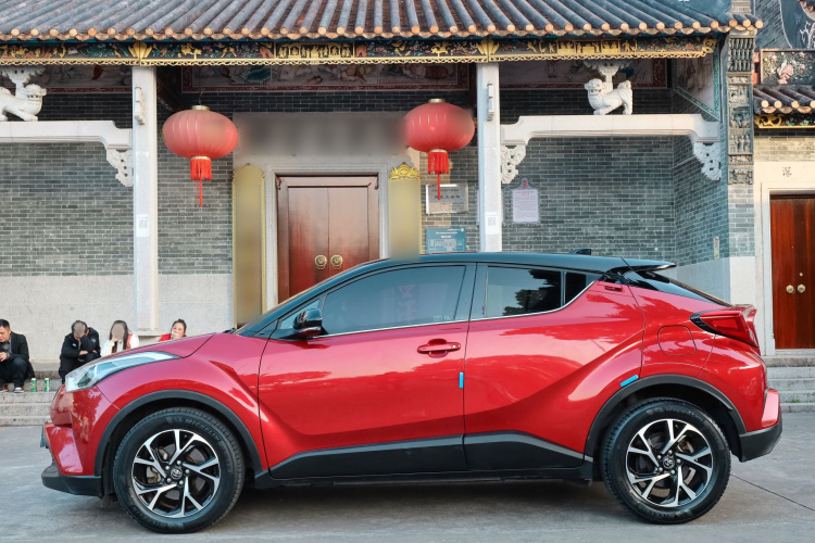 Toyota C-HR 2018 car image #8