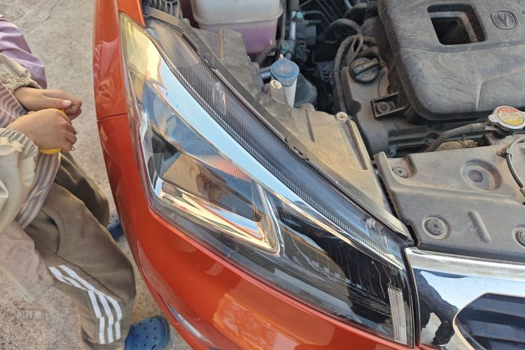 Changan CS15 2016 #8 Changan CS15 2016 صورة سيارة #8