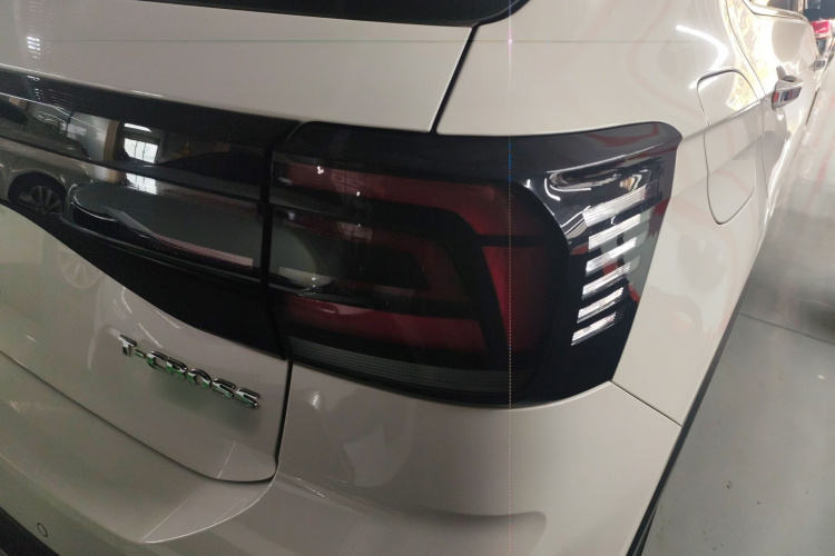 Volkswagen T-Cross 2020 #8 Volkswagen T-Cross 2020 car image #8