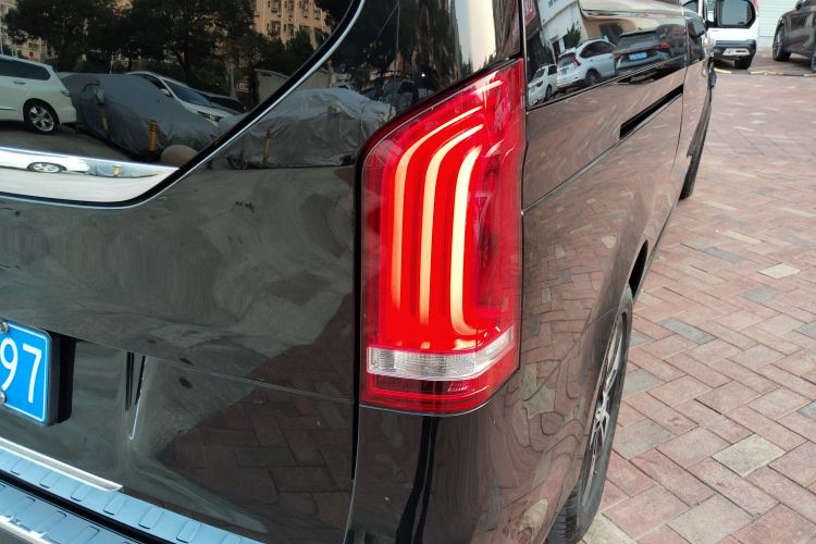 Mercedes-Benz V Class 2020 car image #8