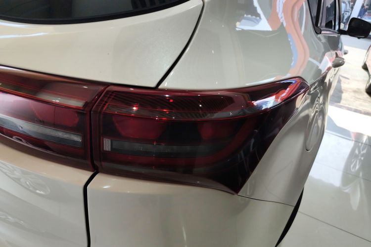 X70M 2020 car image #8