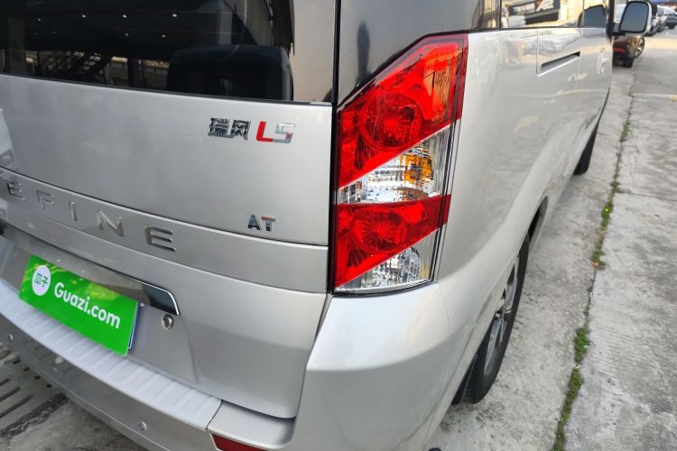 JAC 2023 car image #8