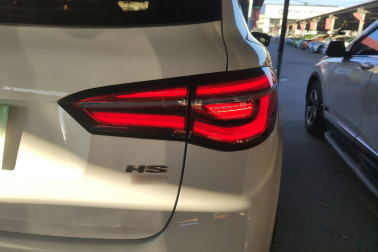 MG HS 2019 car image #8