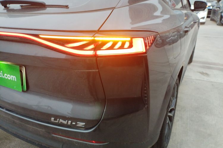 Changan UNI-Z PHEV 2024 #8 Changan UNI-Z PHEV 2024 car image #8