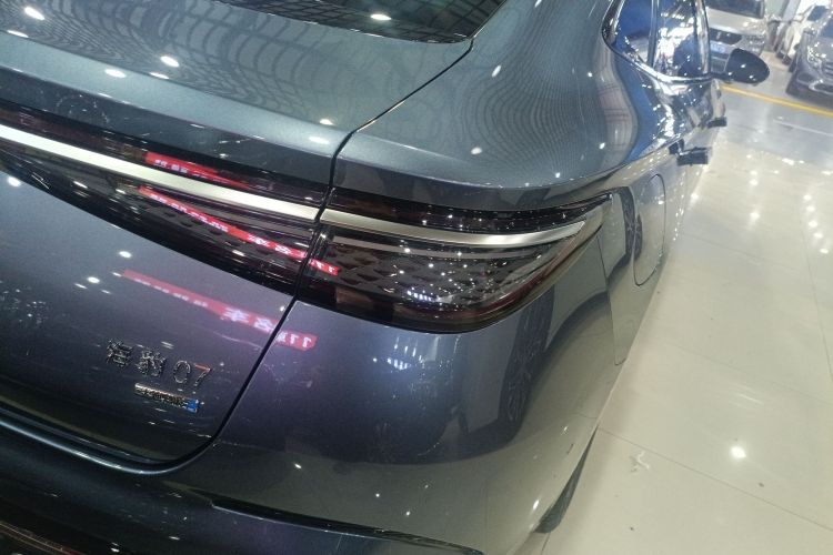 BYD Seal 07 DM-i 2025 car image #8