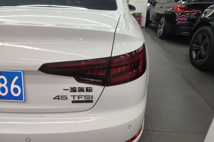 Audi A4L 2018 #8 Audi A4L 2018 car image #8
