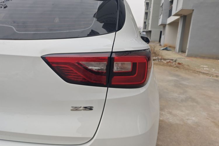 MG ZS 2018 изображение автомобиля #8