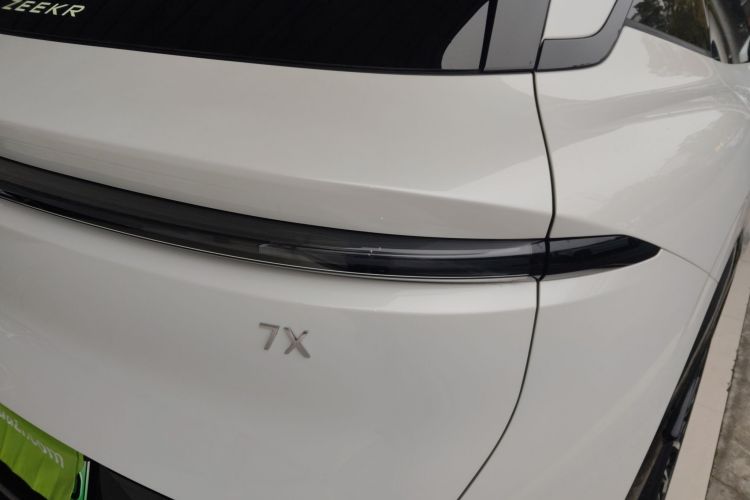Zeekr 7X 2024 car image #8