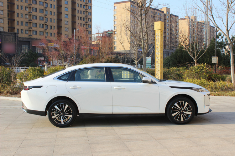 Changan EadoPHEV 2025 immagine di auto #8