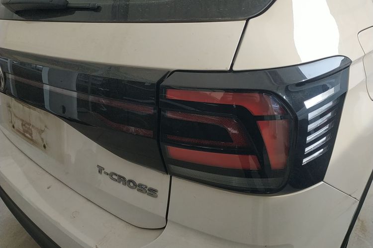 Volkswagen T-Cross 2020 car image #8