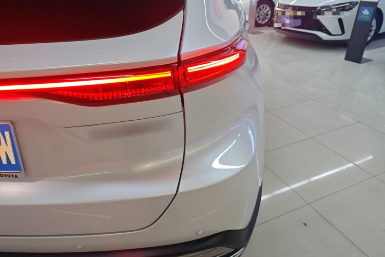 Toyota Harrier 2023 immagine di auto #8