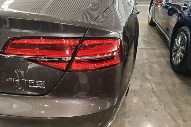 Audi A8 2016 car image #8