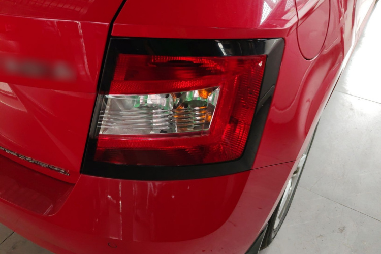 Skoda Fabia 2017 car image #8