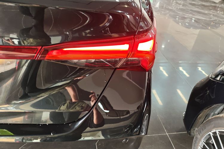 Toyota Avalon 2023 car image #8