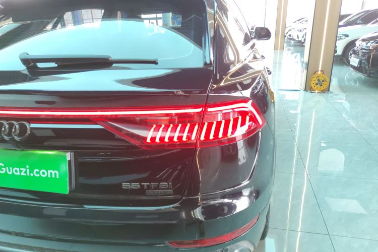 Audi Q8 2020 car image #8