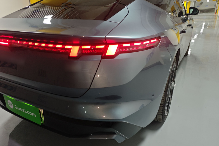 Lynk & Co 2024 car image #8