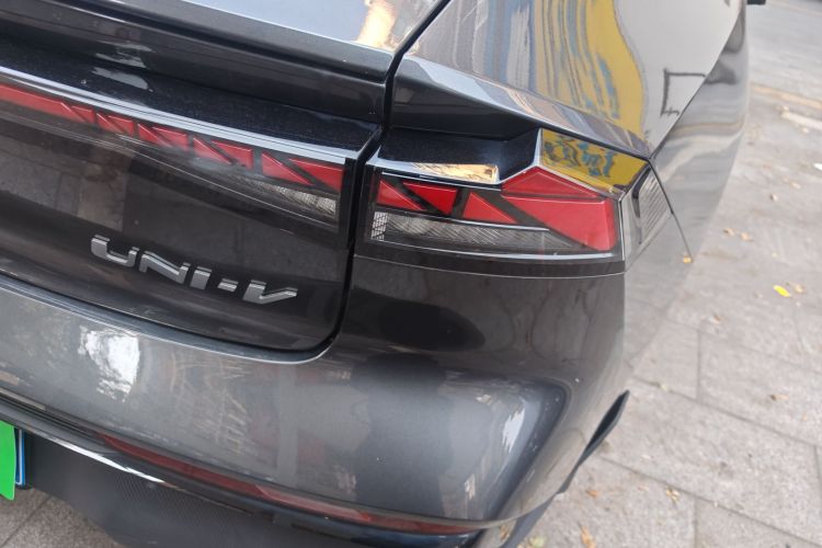 Changan UNI-V 2025 #8 Changan UNI-V 2025 car image #8