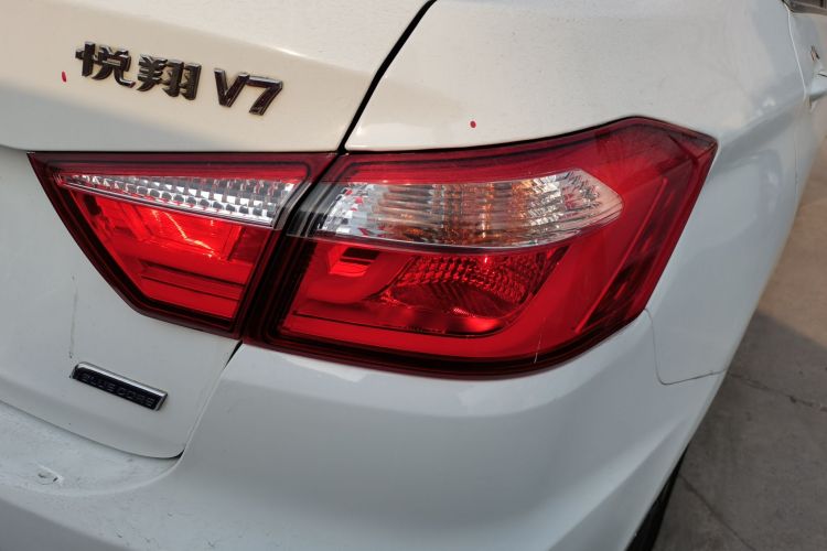 Changan Alsvin V7 2016 car image #8