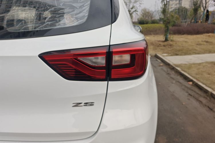 MG ZS 2019 car image #8
