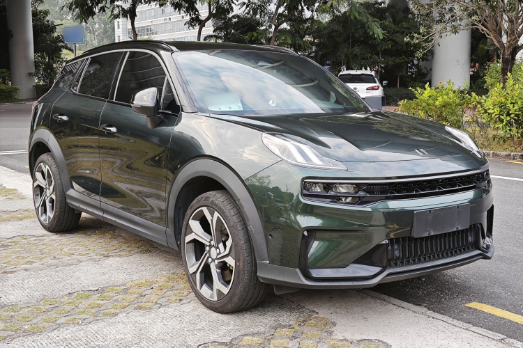 Lynk & Co 06 2023 car image #8