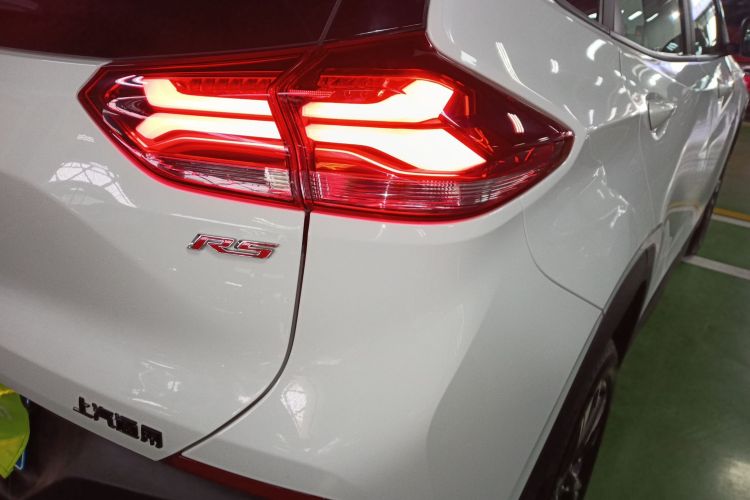 Chevrolet Tracker 2025 изображение автомобиля #8