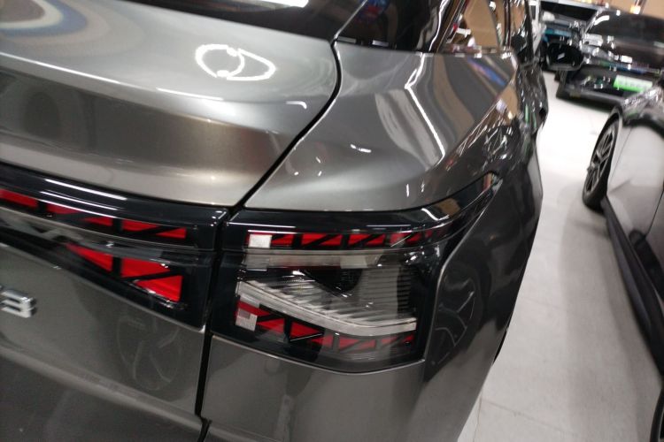 Toyota bZ3 2023 صورة سيارة #8