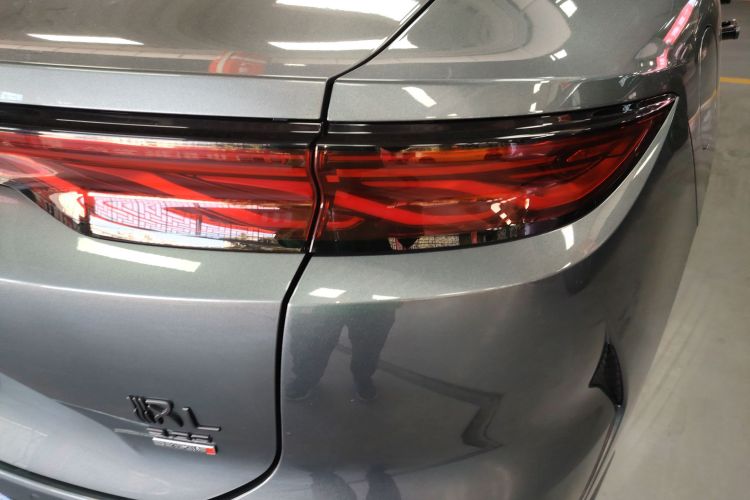 BYD HanL 2025 #8 BYD HanL 2025 car image #8