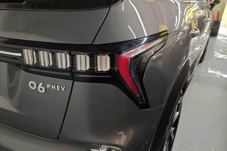 Lynk & Co 06 EM-P 2022 #8 Lynk & Co 06 EM-P 2022 car image #8