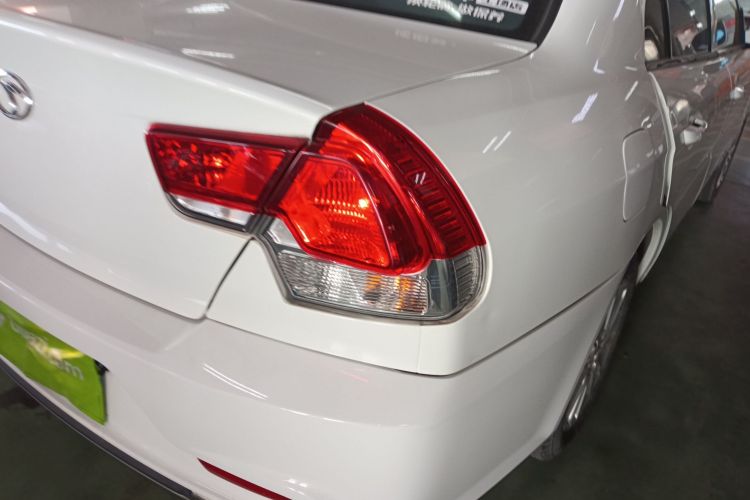 Soueast V3 Lingyue 2019 car image #8