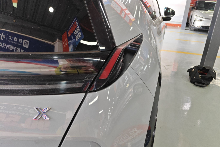 Zeekr X 2023 car image #8