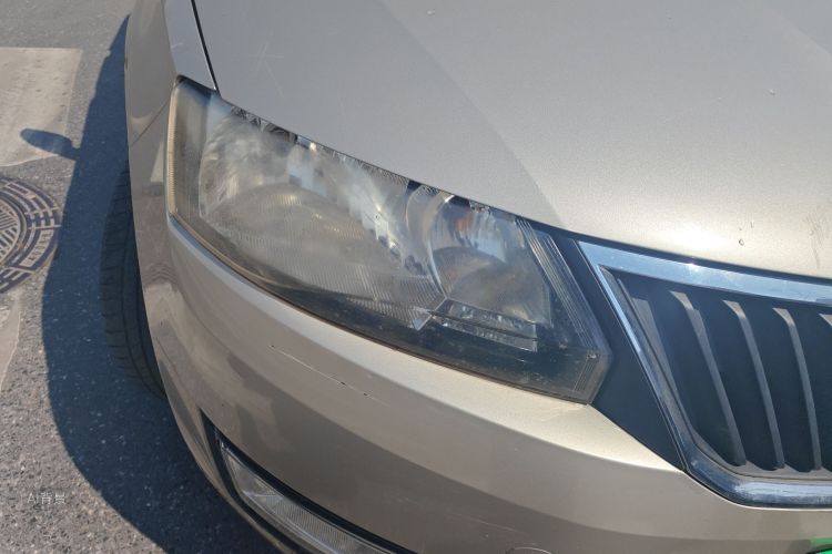 Skoda Rapid 2014 immagine di auto #8