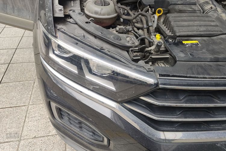 Volkswagen T-Roc 2019 car image #8
