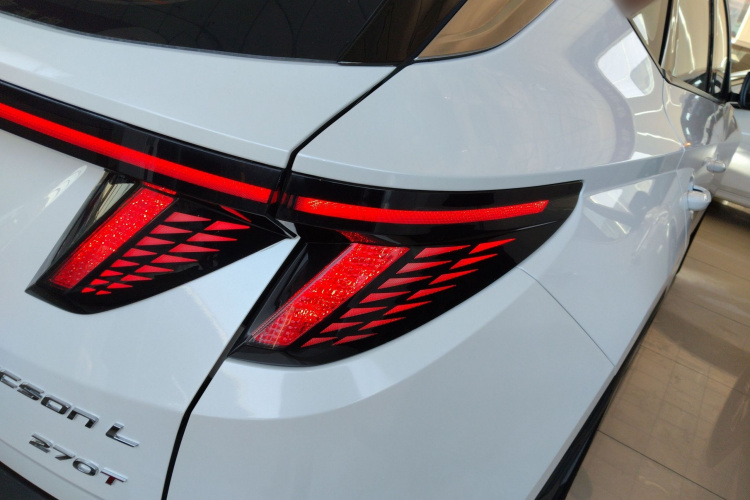 Hyundai Tucson 2023 car image #8