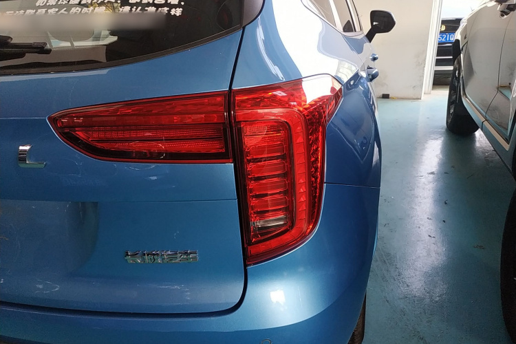 Haval Jolion 2021 #8 Haval Jolion 2021 car image #8