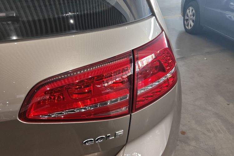 Volkswagen Golf 2016 car image #8